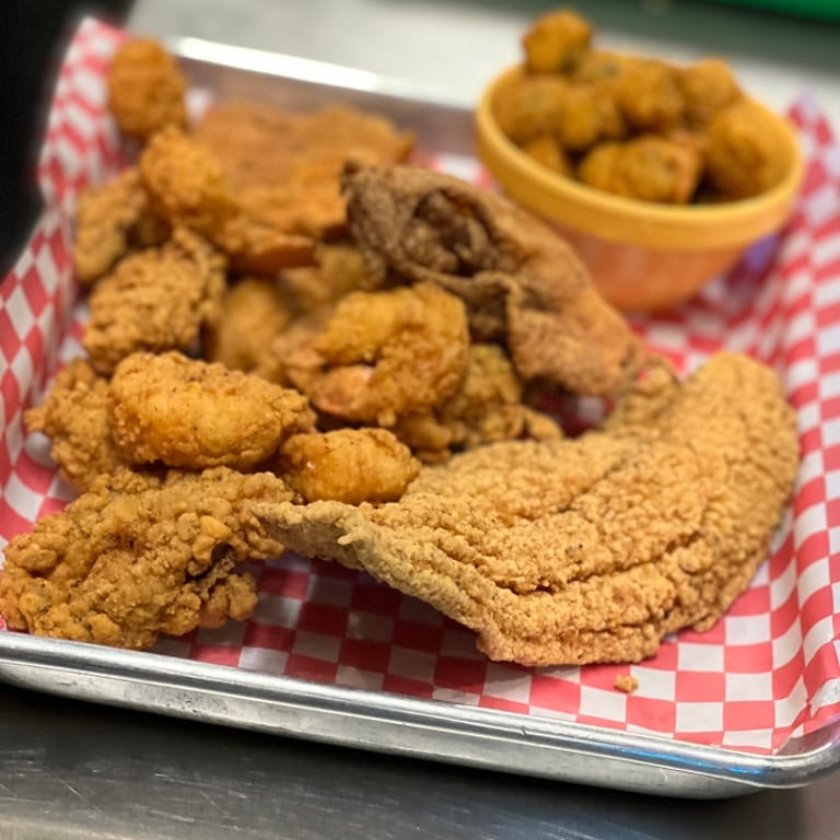 Fresh Seafood Delights: Creole, Cajun, and More